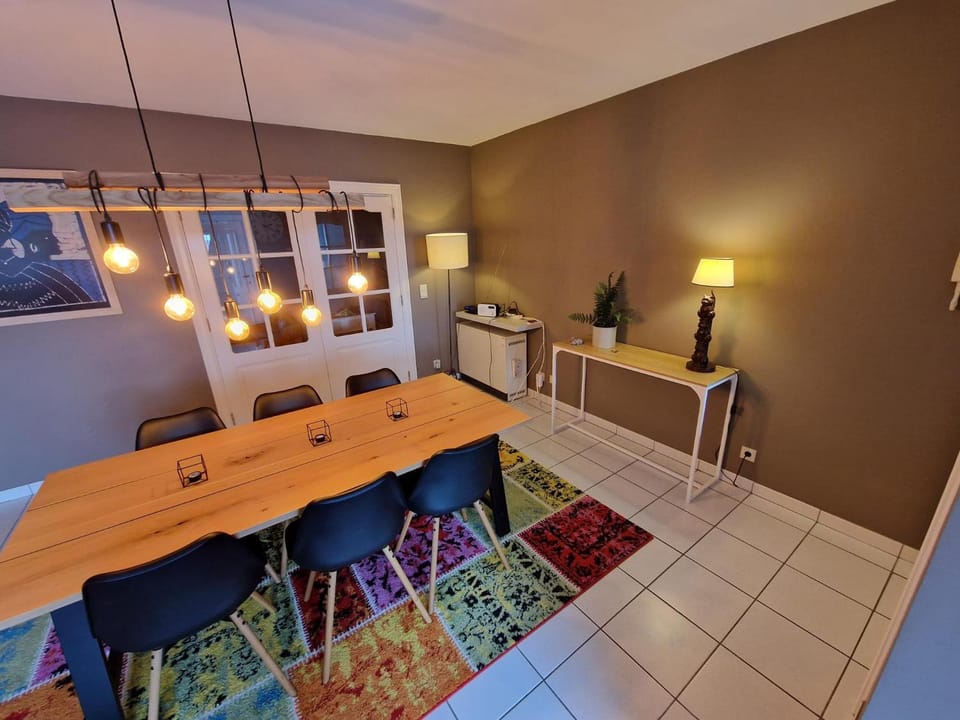 Living room, Dining area