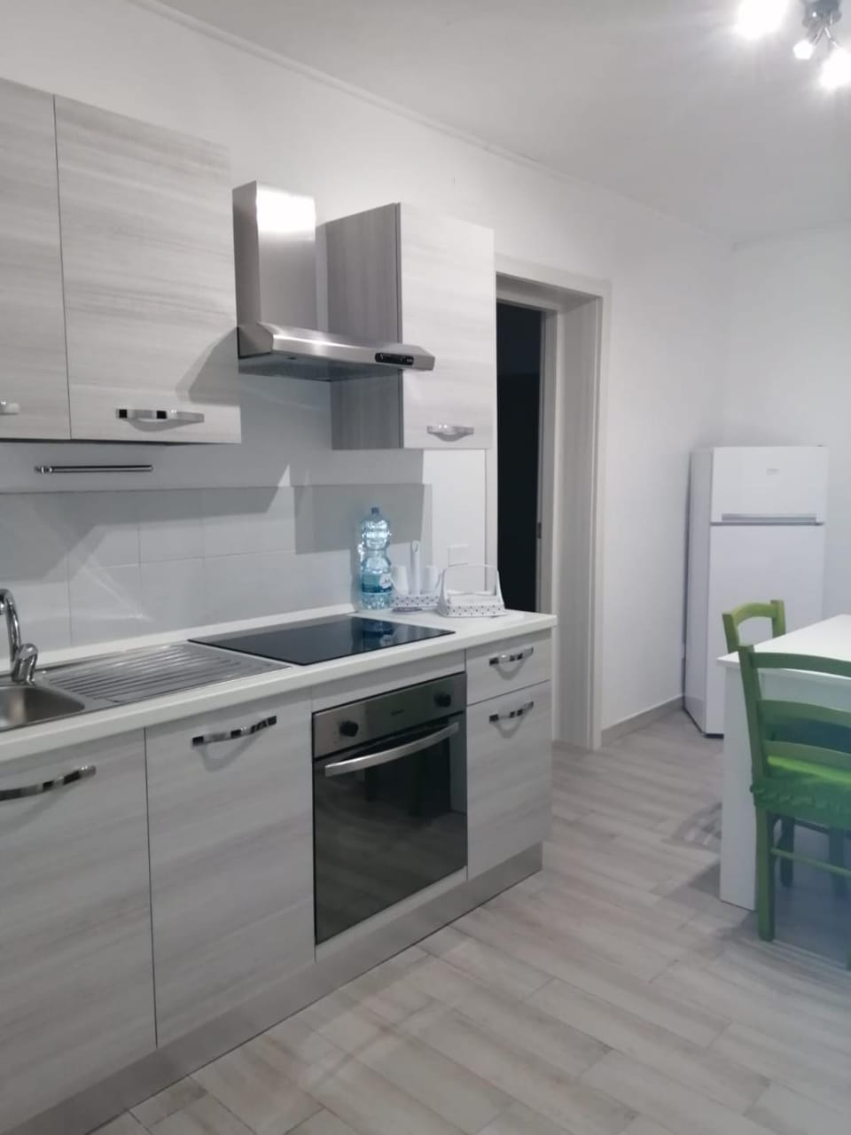 Kitchen or kitchenette, Seating area, Dining area, oven, stove