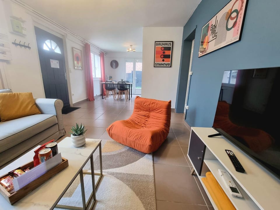 TV and multimedia, Living room, Seating area