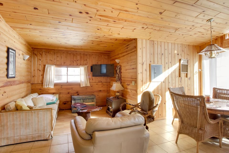 Boat Dock & Fire Pit: Waterfront Home in Crosslake House in Crosslake