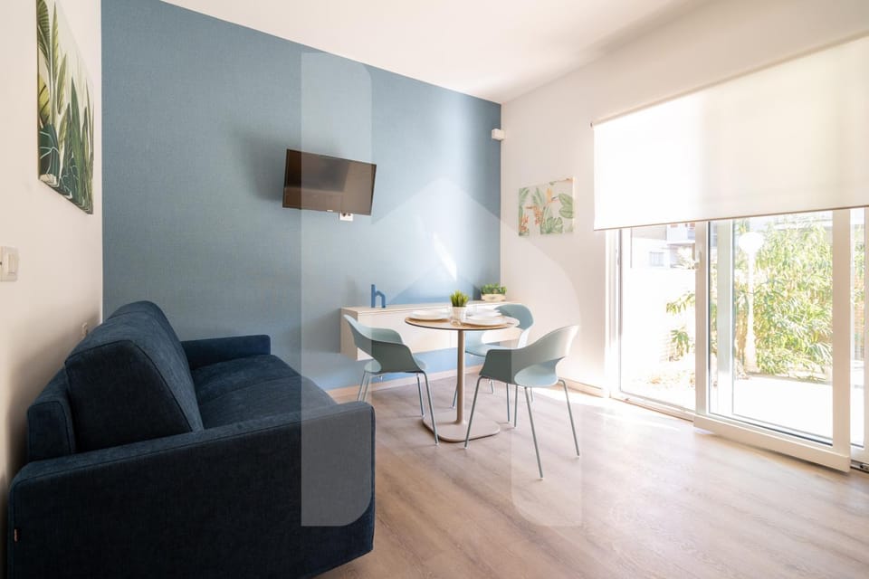 TV and multimedia, Living room, Dining area