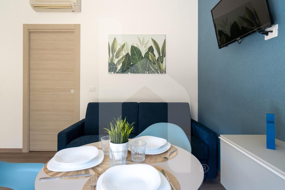 TV and multimedia, Living room, Dining area, air conditioner