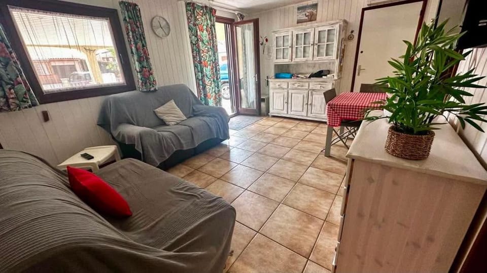 Belle villa d'angle climatisée, residence TAMARIS, wifi, 2 chambres 4 couchages PORTIRAGNES PLAGE LRTAMM1 Villa in Portiragnes