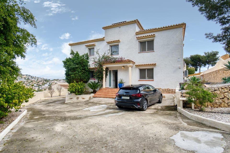 Casa Libra luxury villa sleeps six to 10 House in Marina Alta