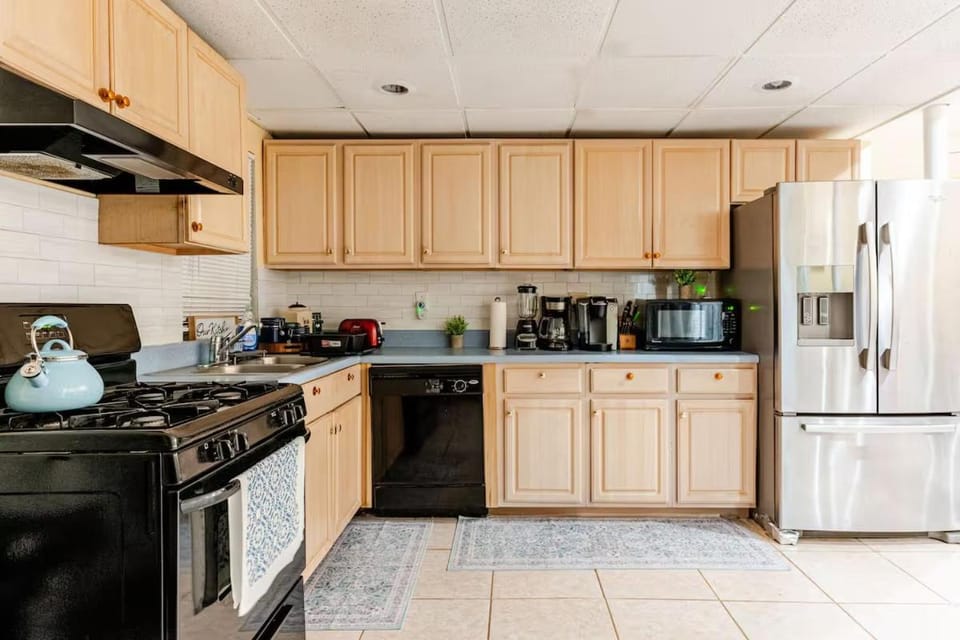 Spacious One Bedroom Home for Short & Long Stays with WiFi in ATL Metro House in Peachtree Corners