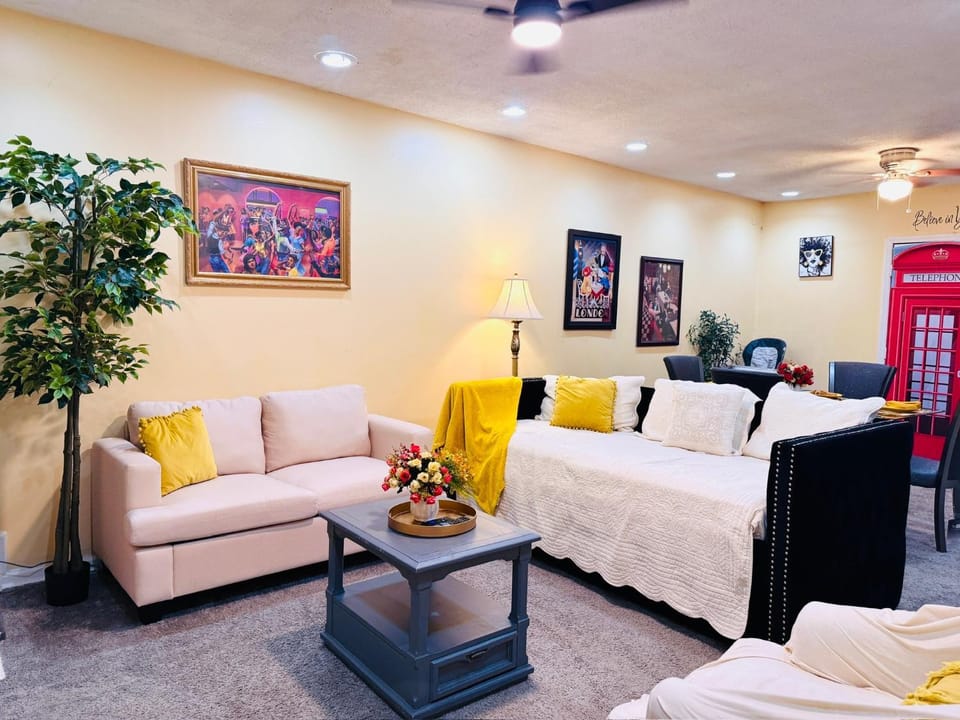 Spacious Atlanta Metro 1BR Home with Office and Free Parking House in Peachtree Corners