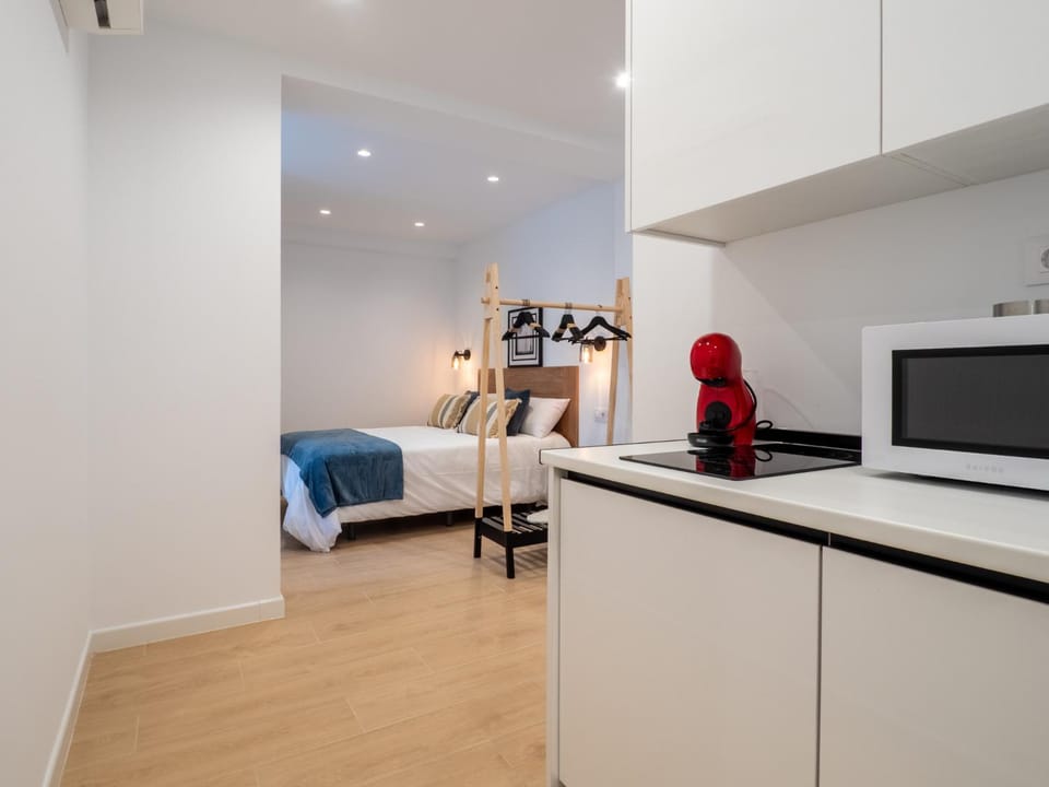 Kitchen or kitchenette, Bedroom