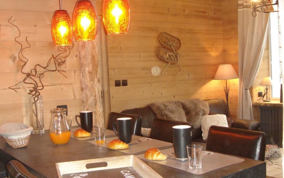 GITE COSY "LE CLAIRBIER" AVEC CHEMINEE ET JACUZZI à St Laurent en Grandvaux Apartment in Jura