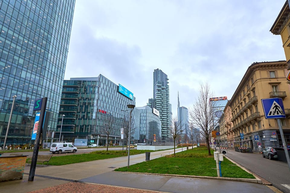 Day, Neighbourhood, City view, Street view, Location