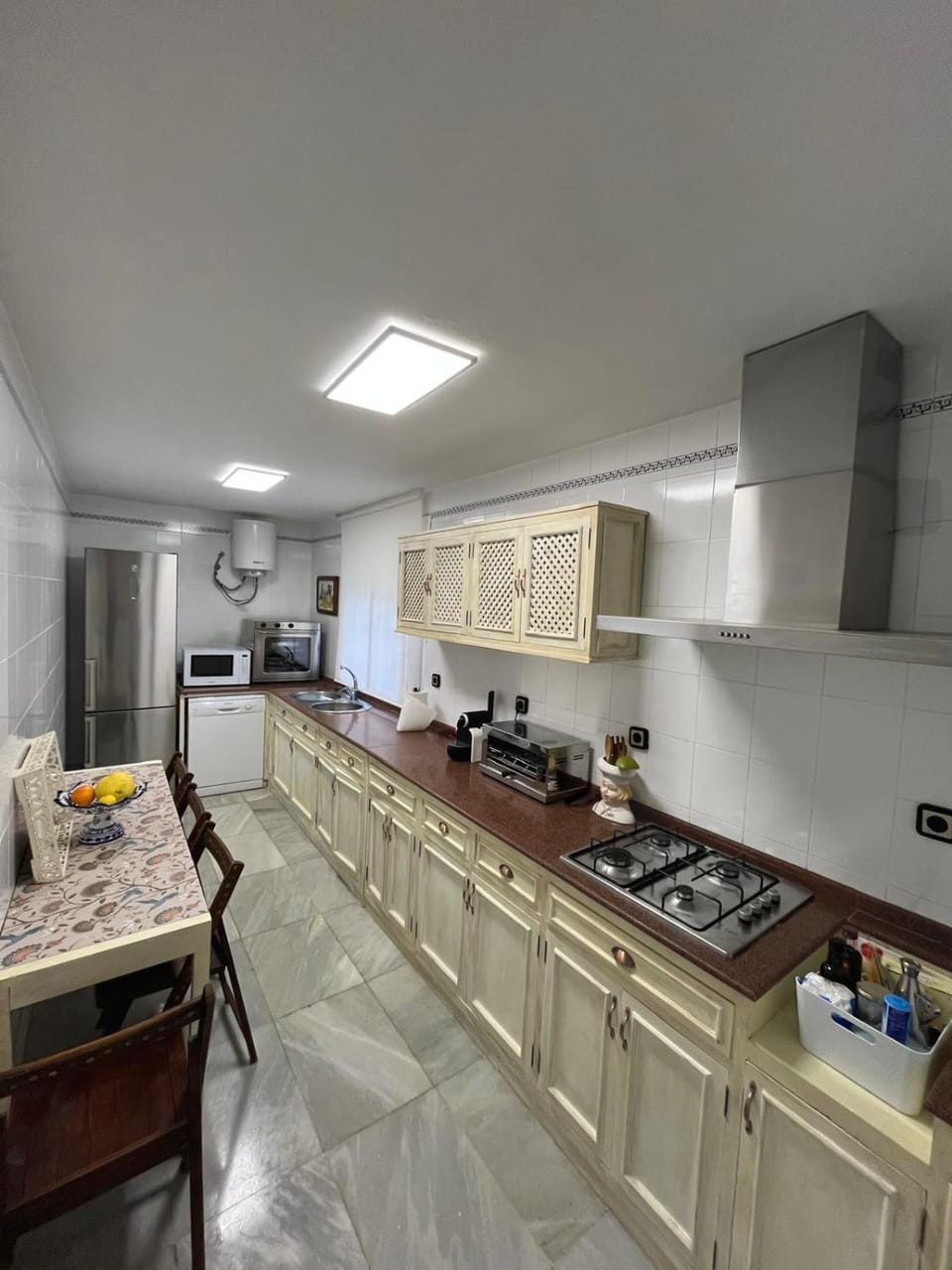 Kitchen or kitchenette, Dining area, stove