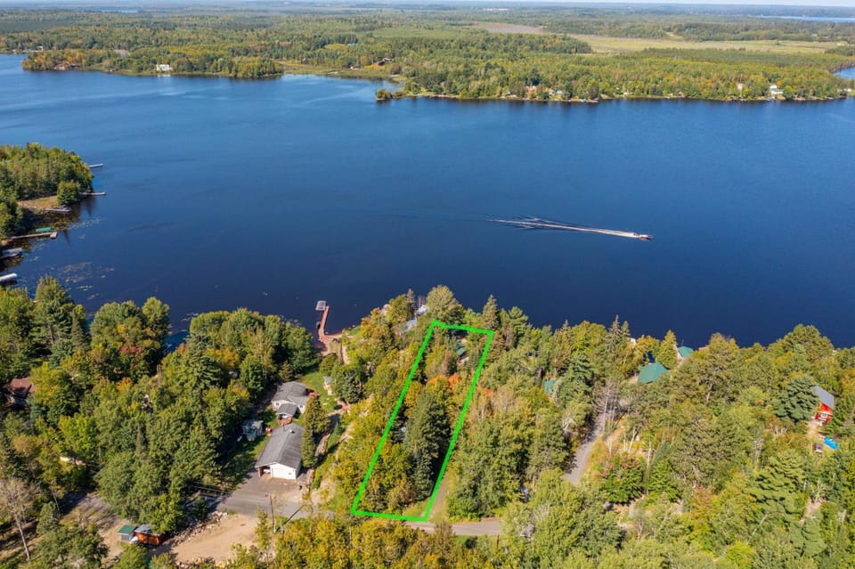 Lakefront Cabin on Lake Vermilion w/ Large Dock Cabin in Lake Vermilion