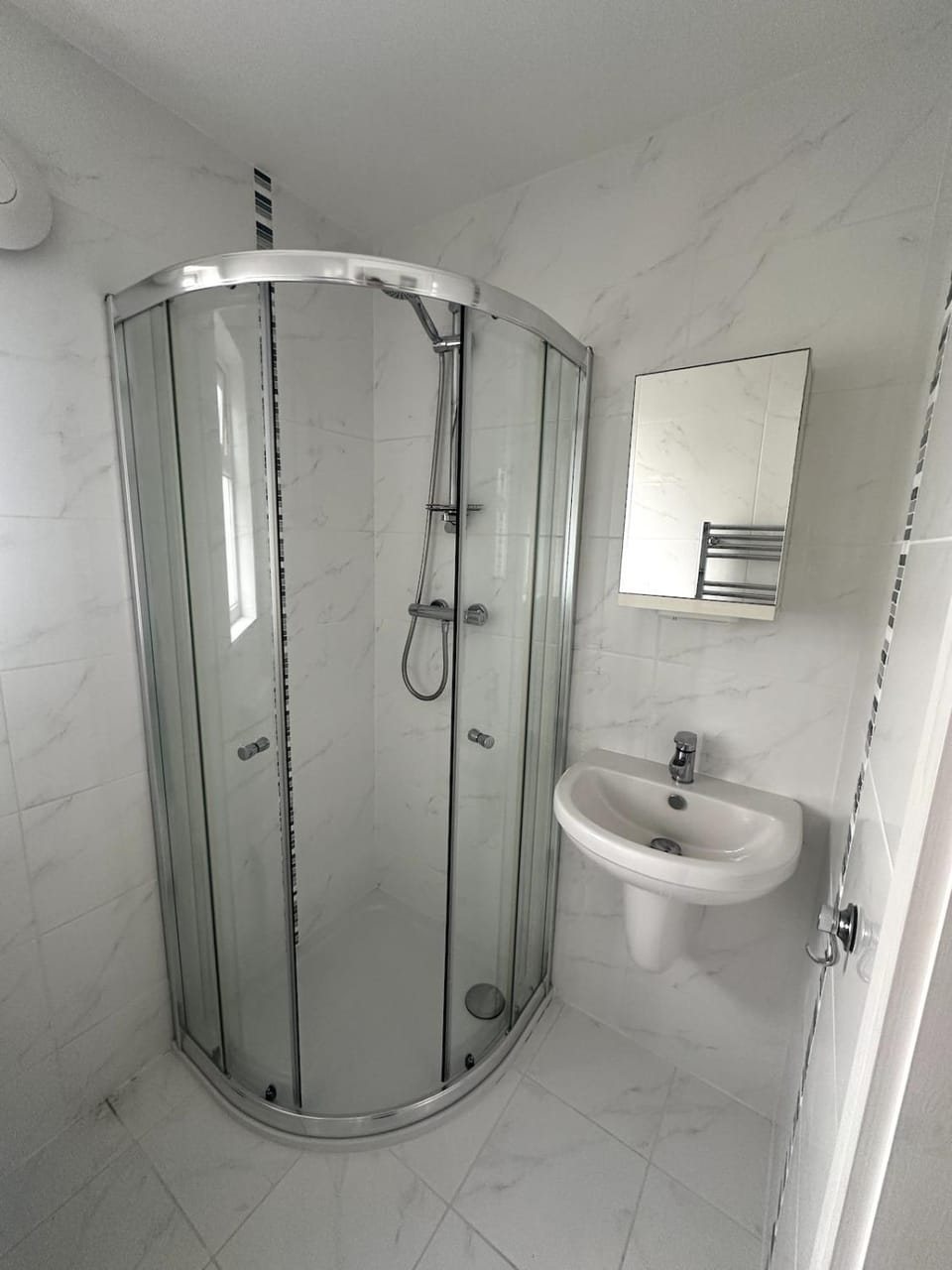 Stylish beachfront penthouse Apartment in Perranporth