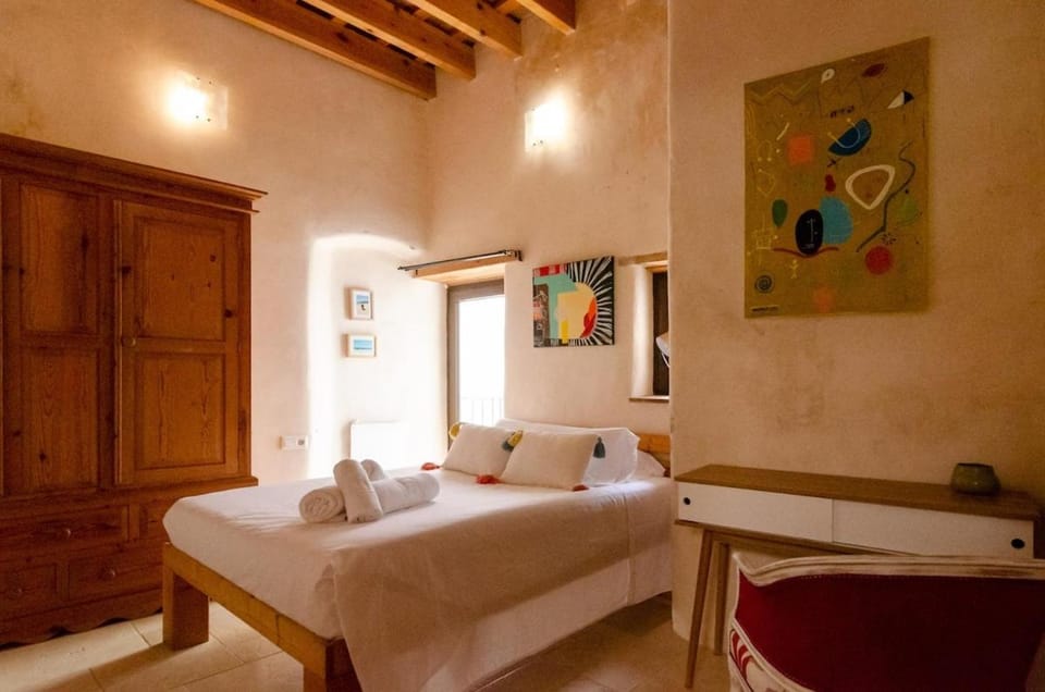 Bed, Balcony/Terrace, Photo of the whole room, Bedroom, towels, wardrobe