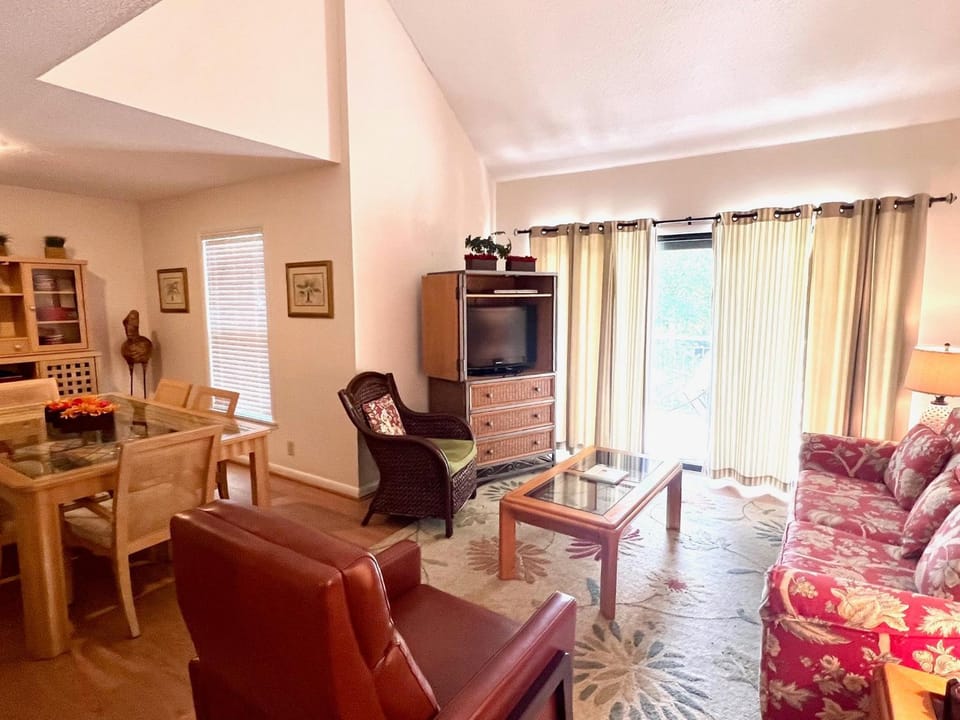Top Floor Private Villa Close to Everything Amenity Cards Available 1819 House in Seabrook Island