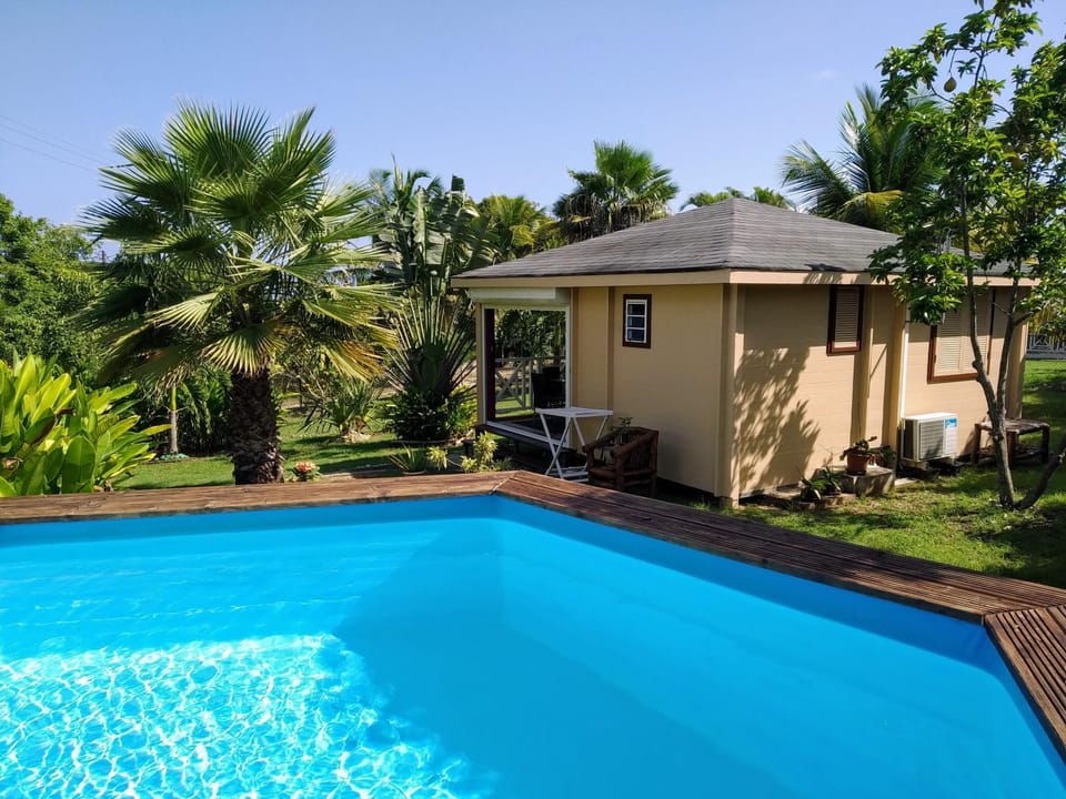 Property building, Swimming pool, Swimming pool