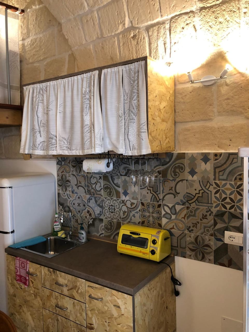 Kitchen or kitchenette, oven, stove