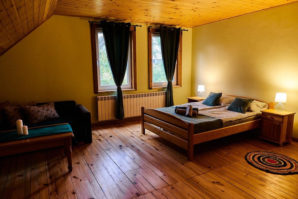 Bed, Living room, Photo of the whole room, Seating area, Bedroom, internet