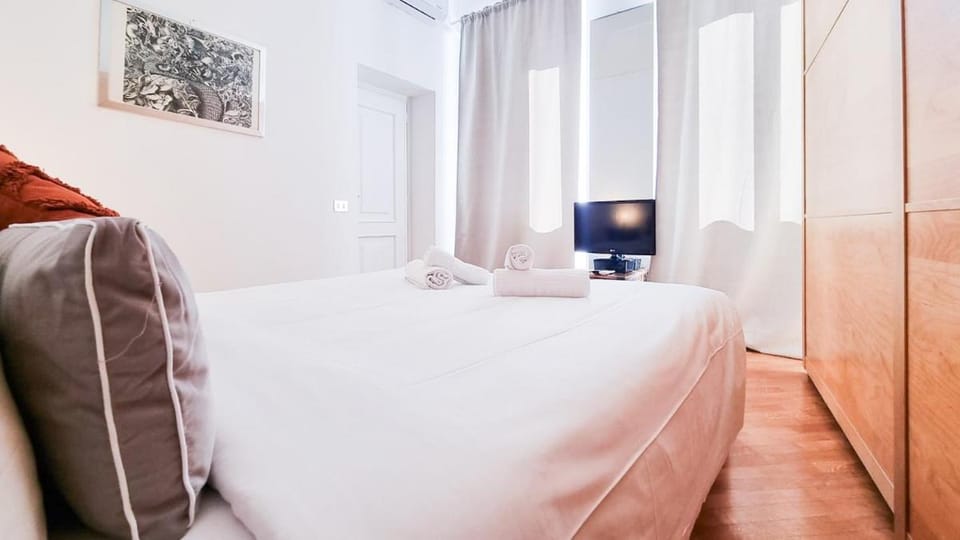 Luxury Penthouse with Terrace by Spanish Steps Apartment in Rome
