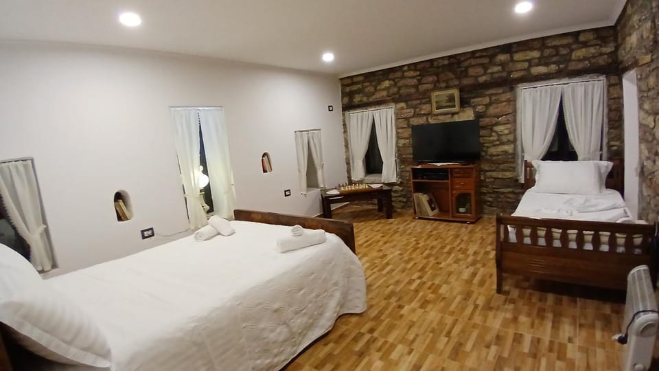 Bed, Photo of the whole room, Evening entertainment, Bedroom
