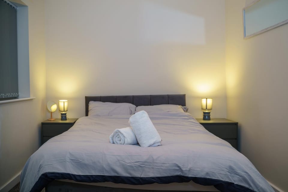 Stylish 2-Bedroom newbuild home near the Birmingham Airport and near the NEC House in Metropolitan Borough of Solihull