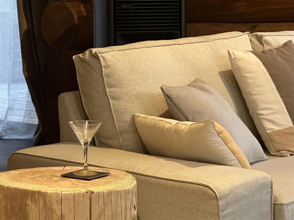 Fuste 5 étoiles avec Spa et chevaux Fjords, Aventure, nature et Grand Confort en Famille, entre Amis Chalet in Auvergne-Rhône-Alpes