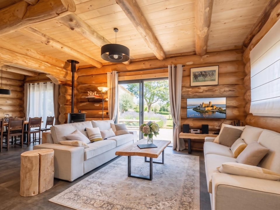 Fuste 5 étoiles avec Spa et chevaux Fjords, Aventure, nature et Grand Confort en Famille, entre Amis Chalet in Auvergne-Rhône-Alpes