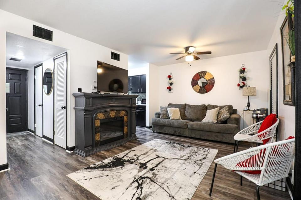 TV and multimedia, Living room, fireplace