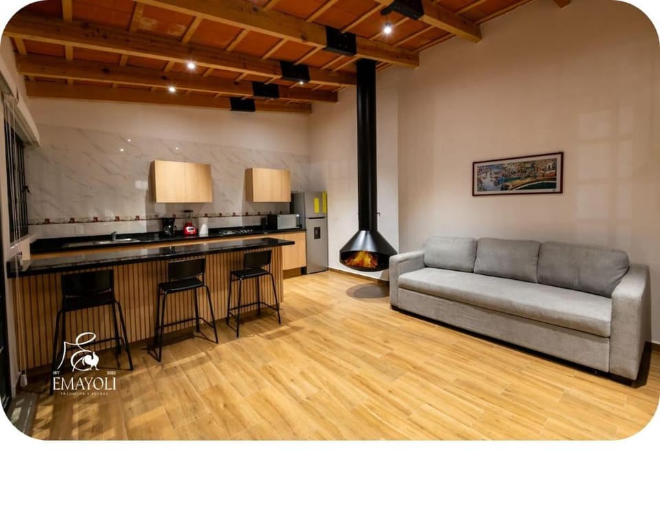 Kitchen or kitchenette, Seating area, Dining area