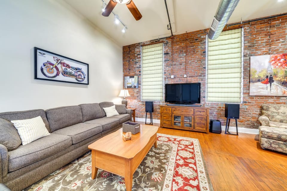 Downtown Louisville Escape: Perfect for Events! House in Jefferson County