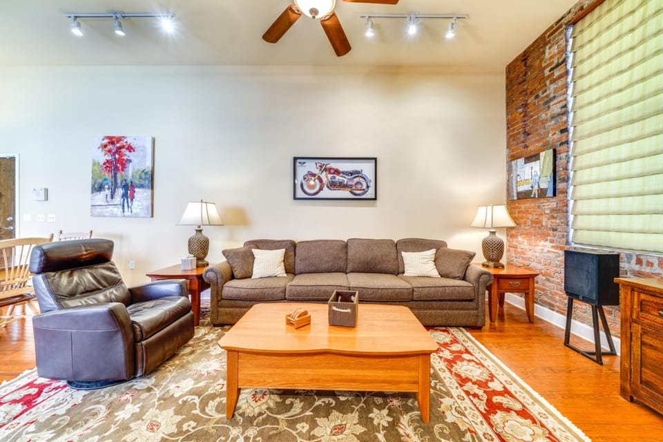 Downtown Louisville Escape: Perfect for Events! House in Jefferson County
