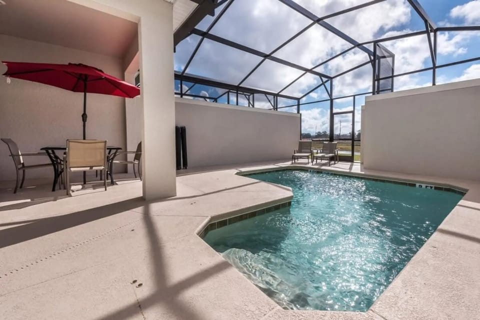 Lake view, Swimming pool