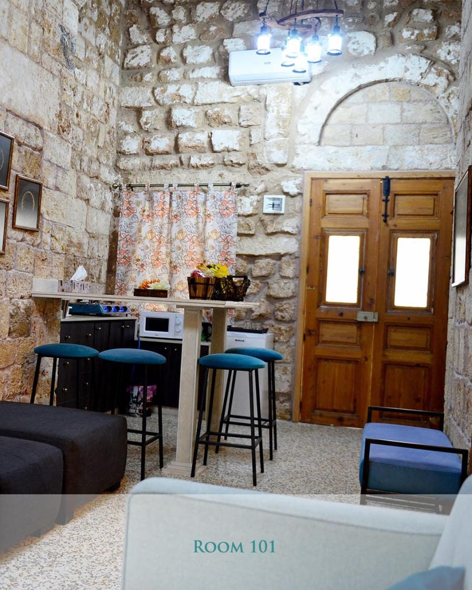 Living room, Seating area, Dining area, kitchen