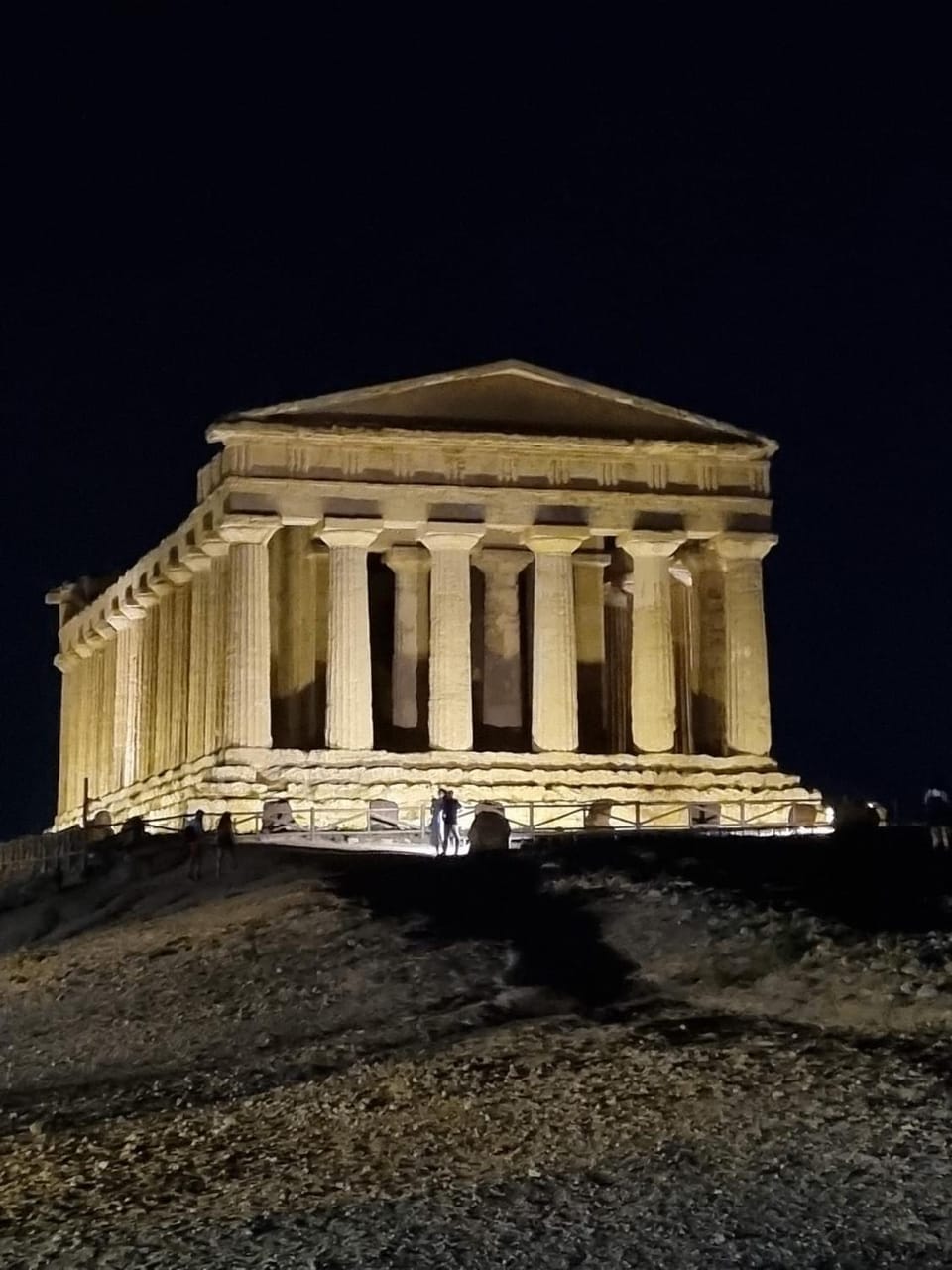 Nearby landmark, Night