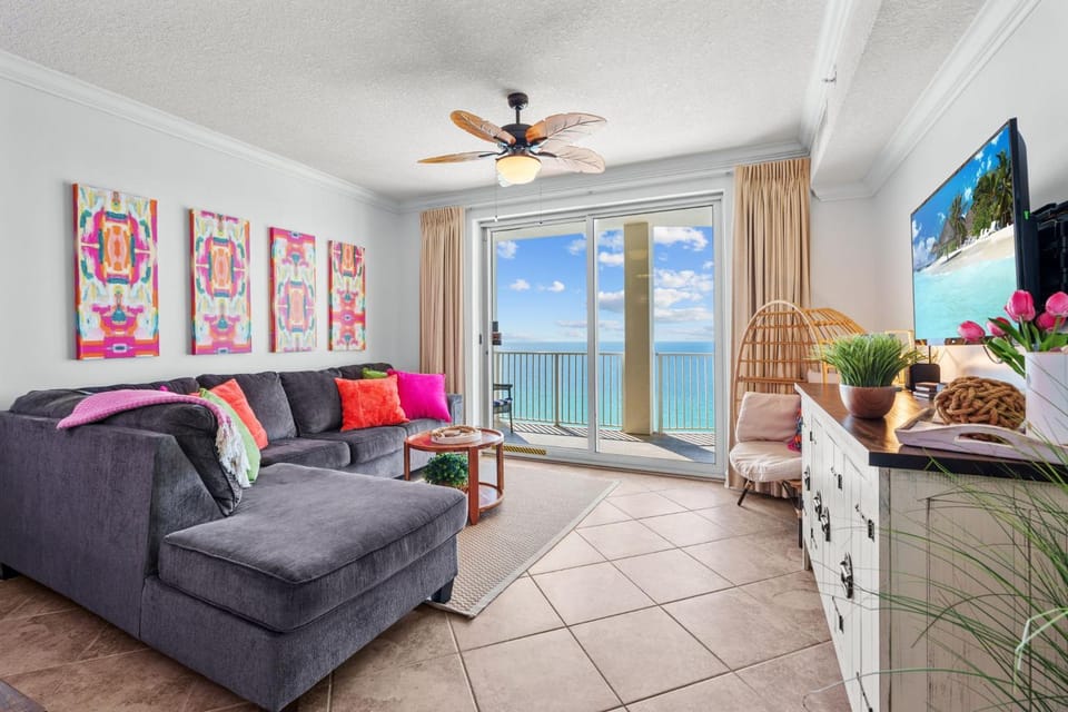 Beachfront Bliss at Ocean Ritz! 3BR 3BA! Sleeps 10 by Dolce Vita Getaways PCB Apartment in Long Beach