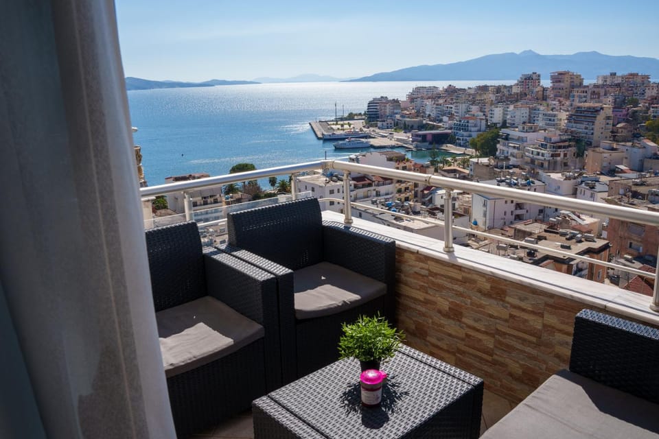 Natural landscape, Balcony/Terrace, Sea view