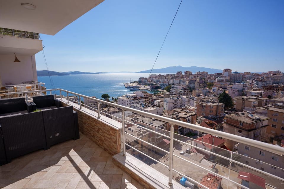 Natural landscape, Balcony/Terrace, Sea view