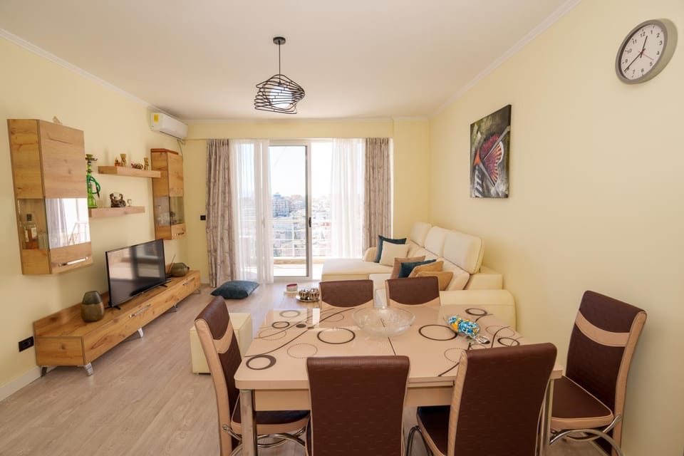 TV and multimedia, Living room, Seating area, Dining area, minibar