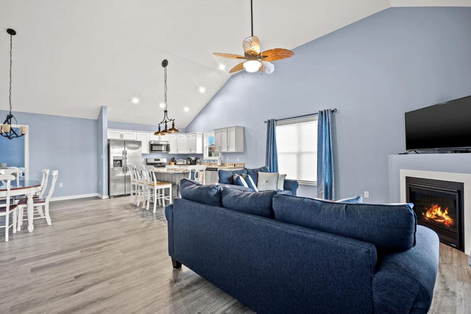 Turtle Bay - Waterfront & a screened porch! House in Chincoteague Island