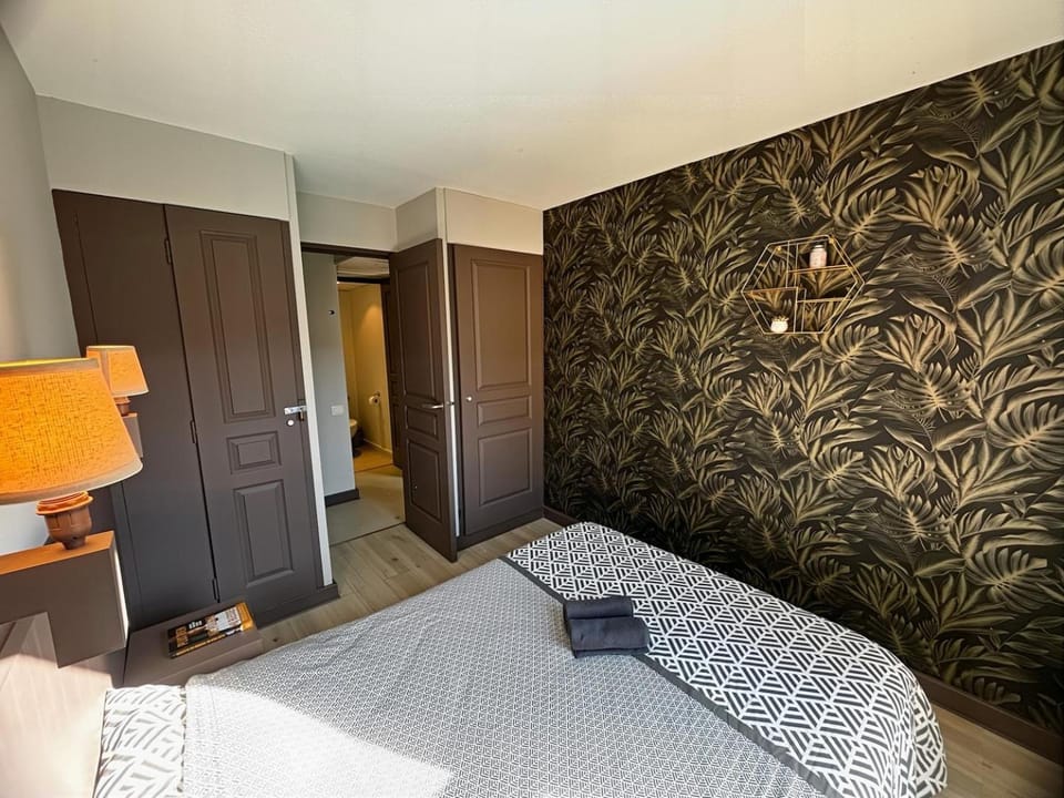 Bed, Bedroom, wardrobe