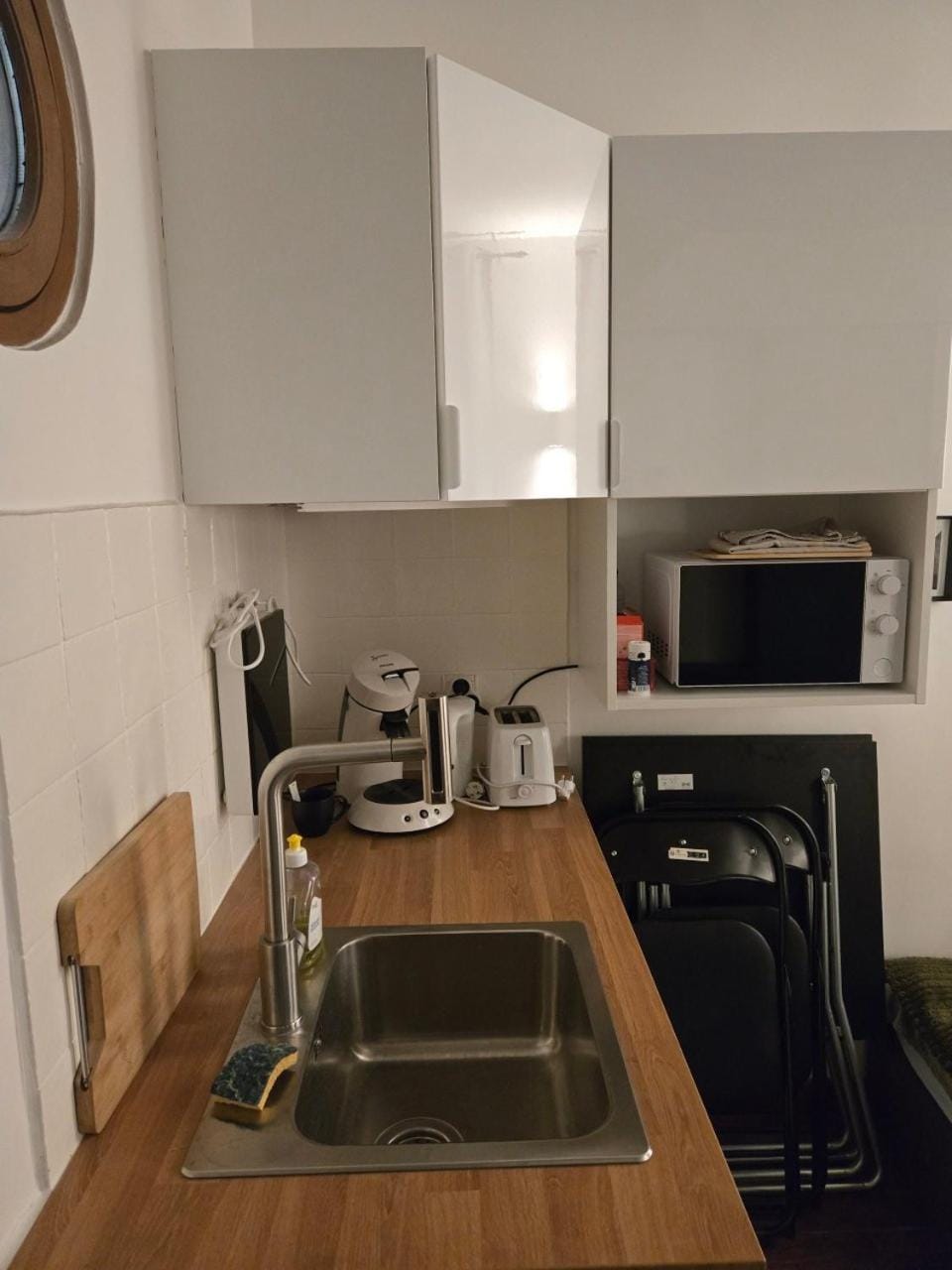 Kitchen or kitchenette, Dining area, stove, toaster