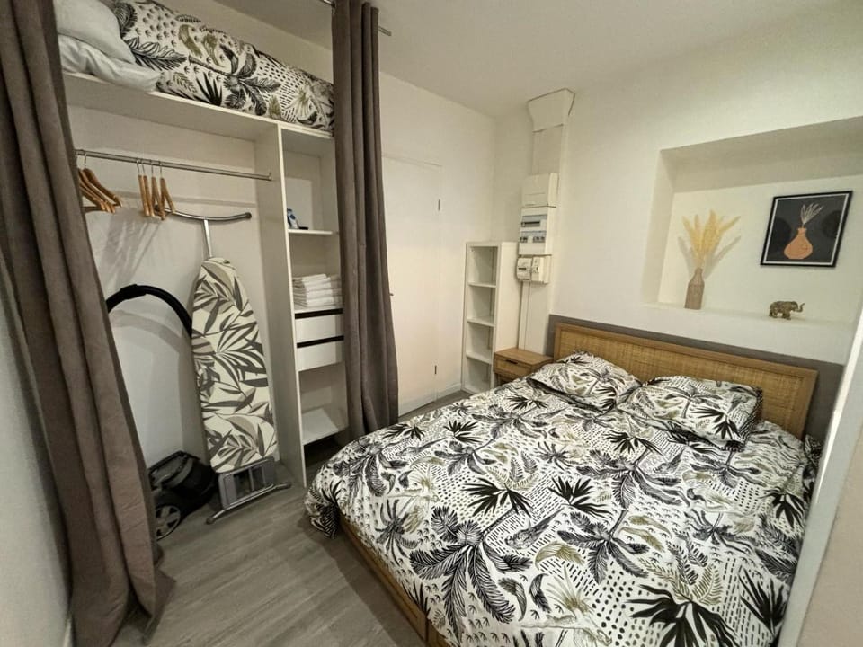 Bed, Photo of the whole room, Bedroom, storage, wardrobe