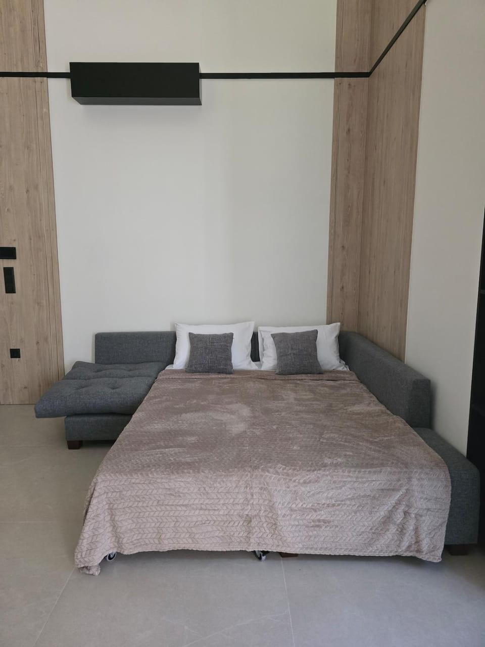 Bed, Living room, air conditioner