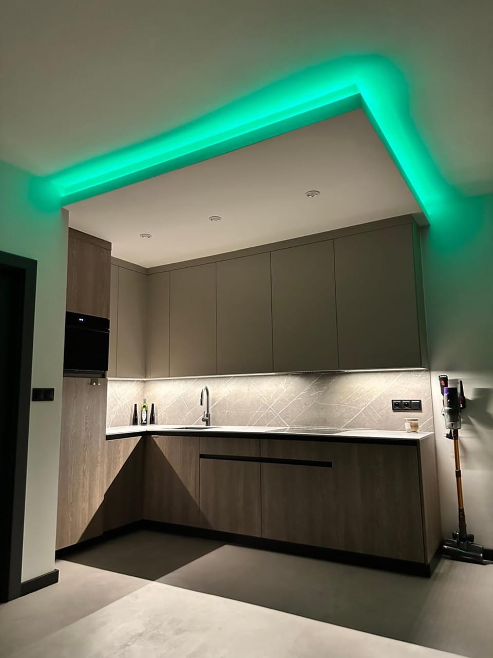 Kitchen or kitchenette, oven