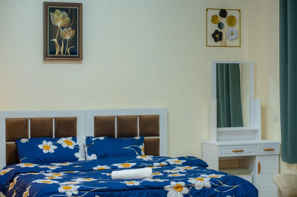 Bedroom, towels