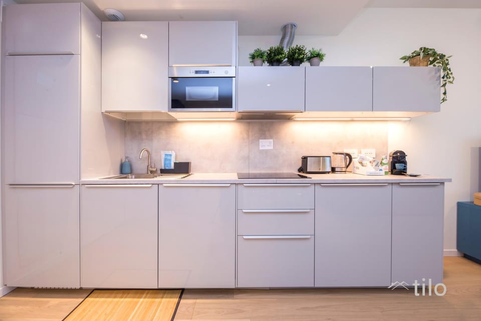 Coffee/tea facilities, minibar, pet friendly