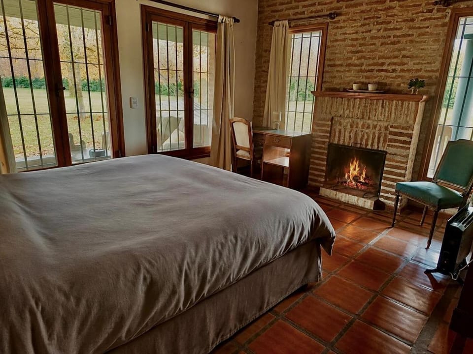 Casa en reserva natural en Lobos, 2 noches mínimo de estadía House in Buenos Aires Province