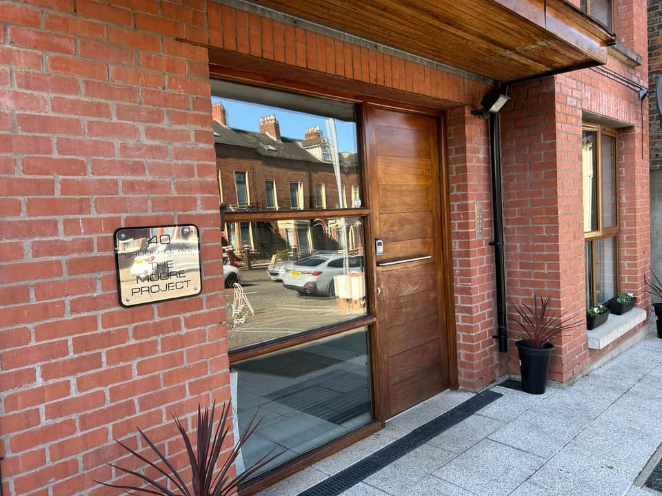 4 star Rating 2 bed Newly renovated city apartment with free parking Apartment in Belfast
