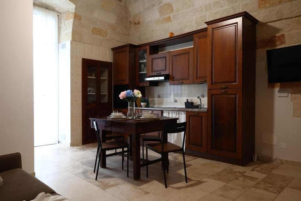TV and multimedia, Kitchen or kitchenette, Living room, Seating area, Dining area, oven, pet friendly, stove
