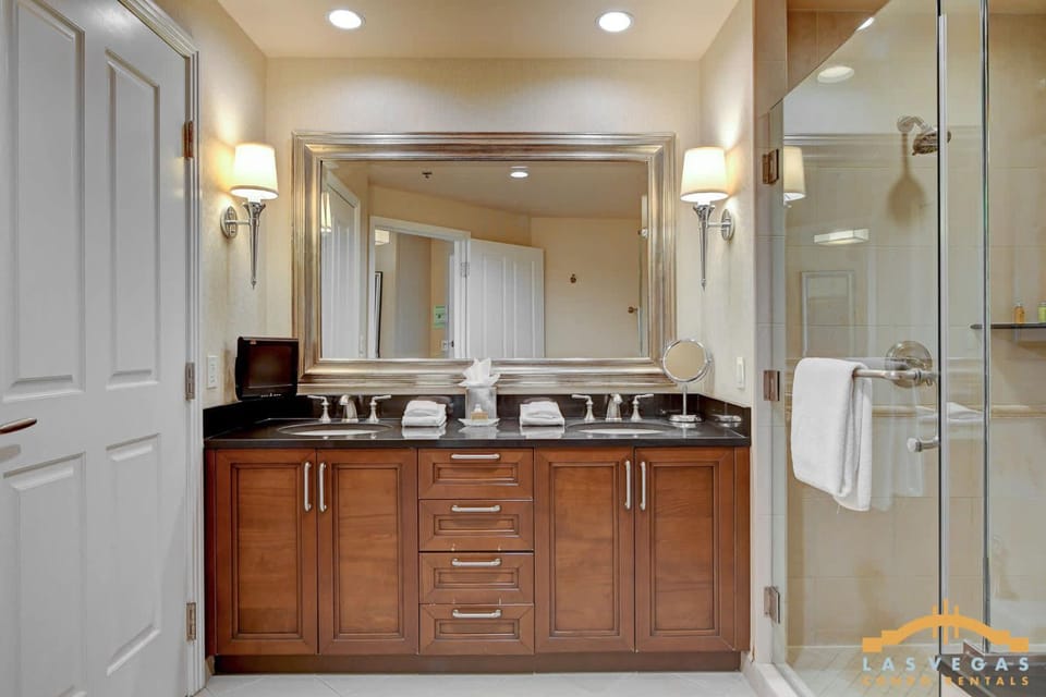MGM Signature-06-606 Jacuzzi Studio House in Las Vegas Strip