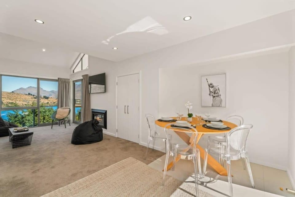 TV and multimedia, Dining area
